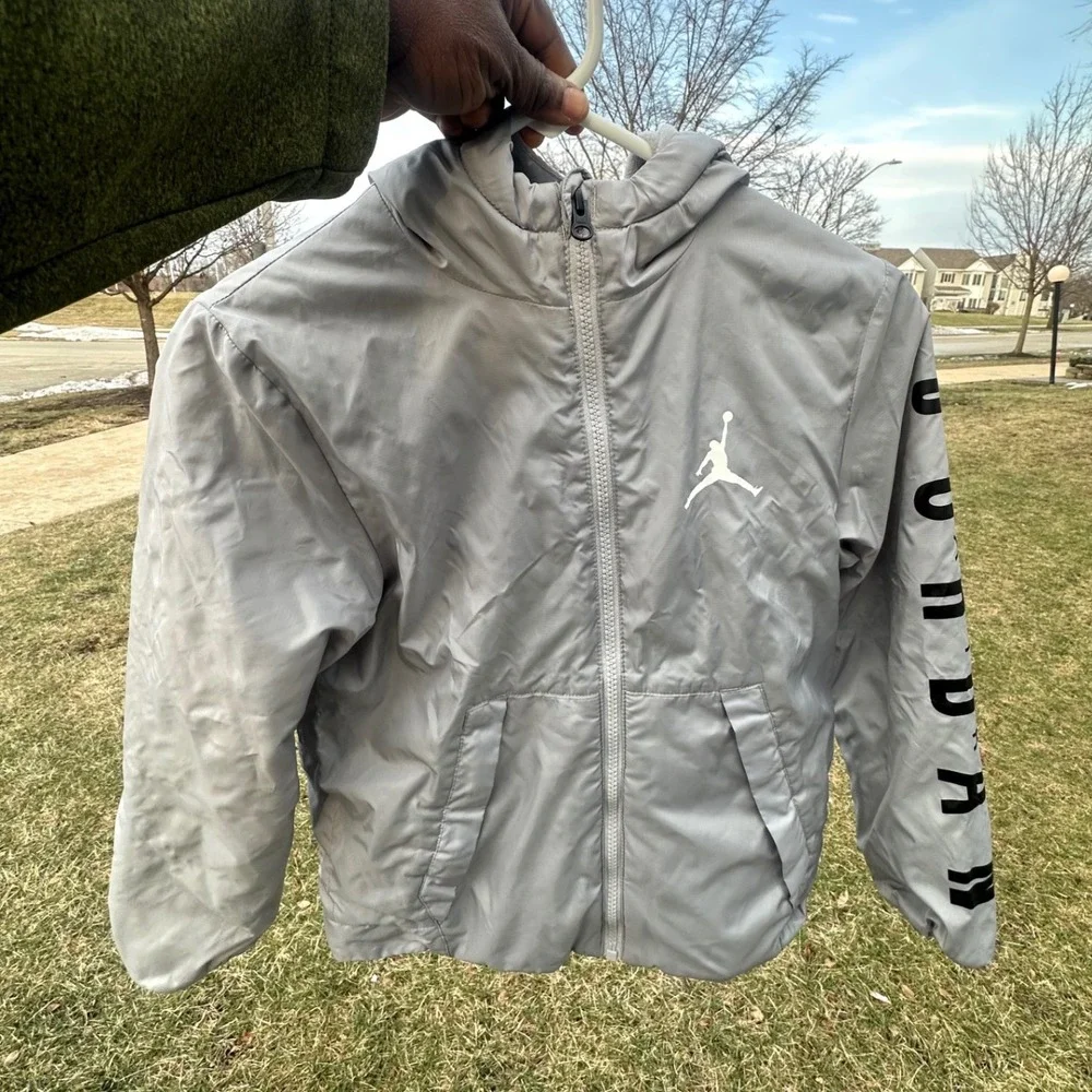 AIR JORDAN BOYS THERMA WINDBREAKER FULL ZIP JACKET Size Small 8-10 Years Gray‎